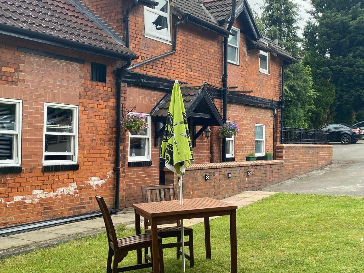 The Lodge At Carlton Tavern Free Parking York Exterior foto