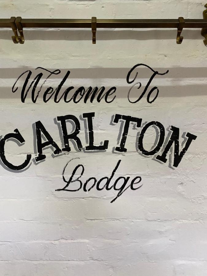 The Lodge At Carlton Tavern Free Parking York Exterior foto